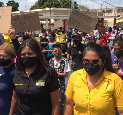 Marabinas protestan por falta de insumos en las maternidades y por femicidios