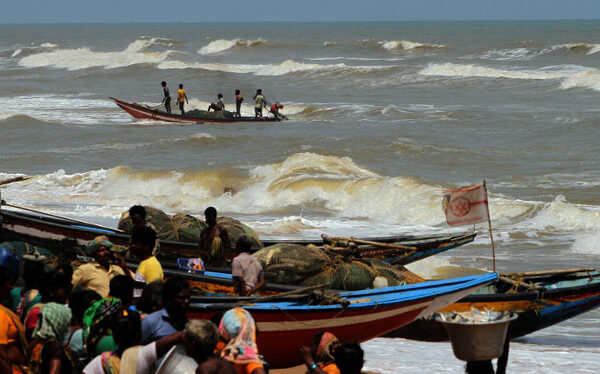 Muertes por el hundimiento de un barco en la India aumenta a 37