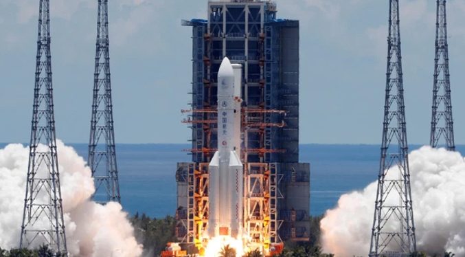 Jefe de la NASA afirma que China es un rival “muy agresivo” en exploración espacial