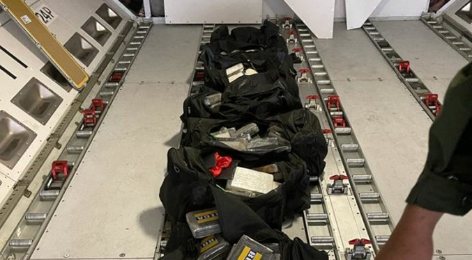 Incautan 124 panelas de cocaína en aeropuerto de Maiquetía y buscan un sargento de GNB