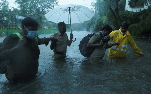 Un ciclón“extremadamente severo” llega a la India