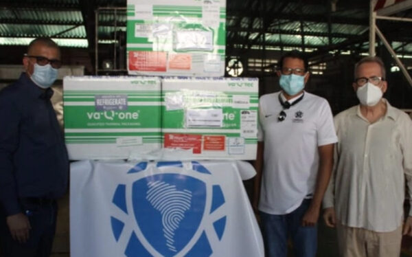 Llegan a Venezuela vacunas contra el COVID-19 donadas por la Conmebol para los futbolista