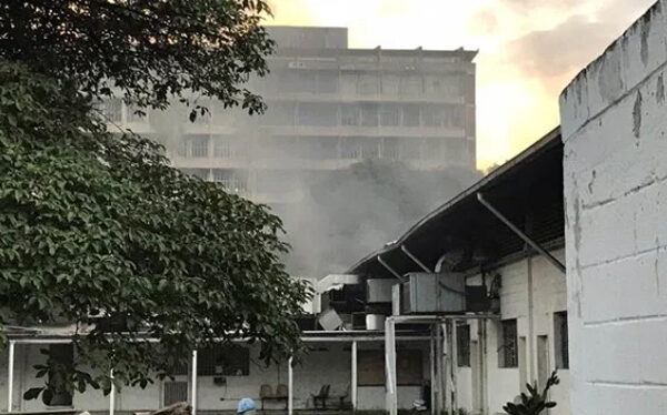 Reportan incendio en Facultad de Ciencias Jurídicas y Políticas de la UCV