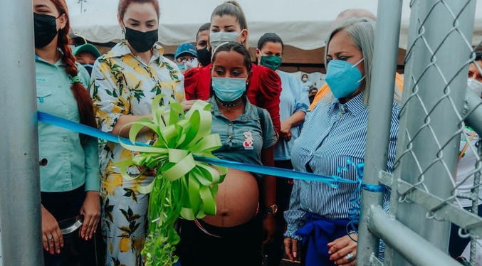 Primera dama inaugura dos centros asistenciales de Parto Humanizado en Sur del Lago